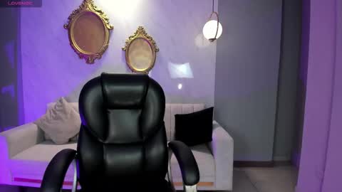 Snapshot of ambarjames_ chatting on October 2025 10:48:01 AM Ambar online show from October 2025 10:48:01 AM