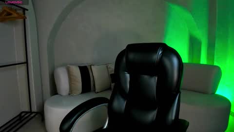 Snapshot of ambarjames_ chatting on November 2025 12:04:02 PM Ambar online show from November 2025 12:04:02 PM