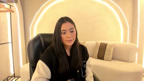 Snapshot of ambarjames_ chatting on November 2025 12:06:01 PM Ambar online show from November 2025 12:06:01 PM