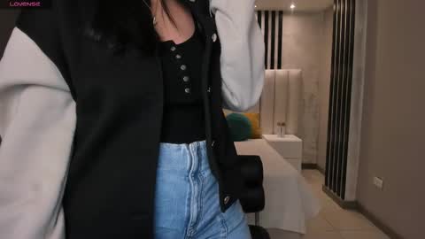 Snapshot of ambarjames_ chatting on November 2025 11:54:01 AM Ambar online show from November 2025 11:54:01 AM