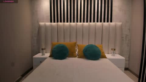 Snapshot of ambarjames_ chatting on November 2025 11:53:02 AM Ambar online show from November 2025 11:53:02 AM