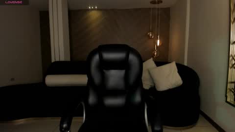 Snapshot of ambarjames_ chatting on November 2025 11:42:02 AM Ambar online show from November 2025 11:42:02 AM