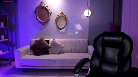 Snapshot of ambarjames_ chatting on November 2025 11:53:02 AM Ambar online show from November 2025 11:53:02 AM