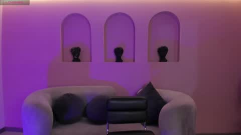 Snapshot of ambarjames_ chatting on November 2025 11:43:02 AM Ambar online show from November 2025 11:43:02 AM