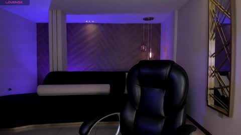 Snapshot of ambarjames_ chatting on December 2025 11:48:01 AM Ambar online show from December 2025 11:48:01 AM