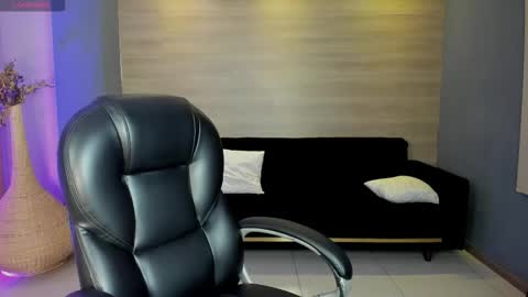 Snapshot of ambarjames_ chatting on December 2025 11:14:02 AM Ambar online show from December 2025 11:14:02 AM