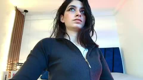 Snapshot of ambarlee_ chatting on July 2026 12:19:02 PM AMBAR LEE online show from July 2026 12:19:02 PM