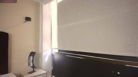 Ambar Ross online show from September 2025 01:25:02 PM