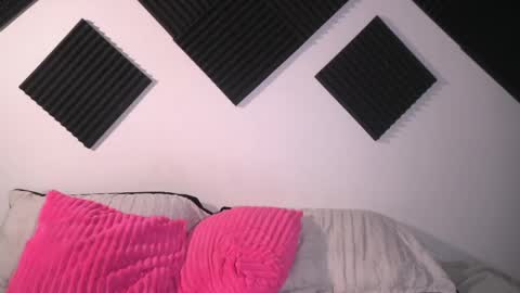 Amber online show from April 2026 12:48:01 AM