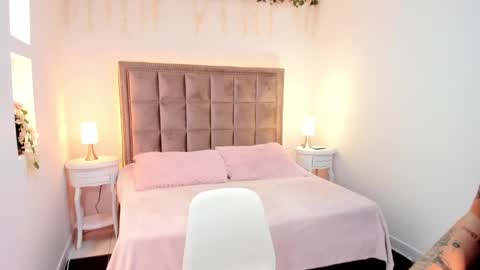 amber_ink online show from September 2025 07:52:01 PM