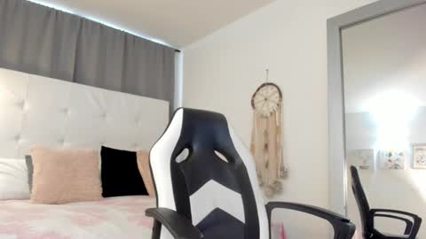 Snapshot of amber_novoa chatting on February 2026 01:36:02 PM Amber Novoa online show from February 2026 01:36:02 PM