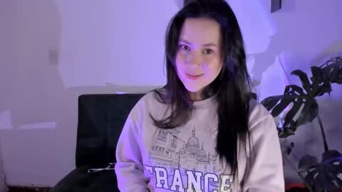 Vivi  online show from February 2026 05:25:02 AM