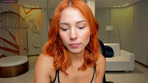 Snapshot of ambercolors_ chatting on November 2025 07:14:02 PM Amber online show from November 2025 07:14:02 PM