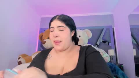 Snapshot of amberinihoffman chatting on October 2025 12:04:02 PM Amber online show from October 2025 12:04:02 PM