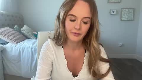 Amber online show from October 2025 08:20:01 PM