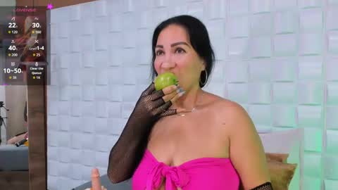 Snapshot of amberjoymilf chatting on May 2026 12:13:02 PM Amber online show from May 2026 12:13:02 PM
