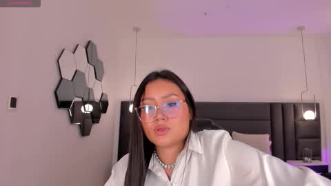 Amber  online show from October 2025 04:23:02 AM