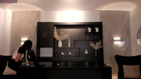 Amber  online show from November 2025 03:07:01 AM