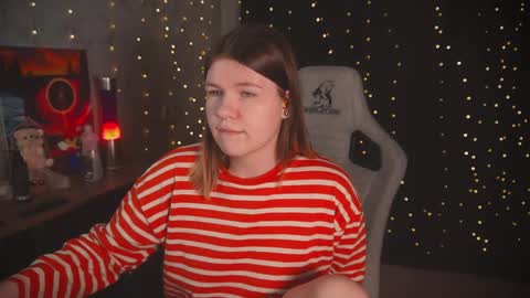 Snapshot of amberlyyy chatting on October 2025 03:54:02 AM my name is Sonya but you can call me your favorite girl 3 online show from October 2025 03:54:02 AM