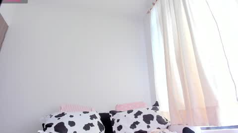 Amber online show from February 2025 04:52:01 PM