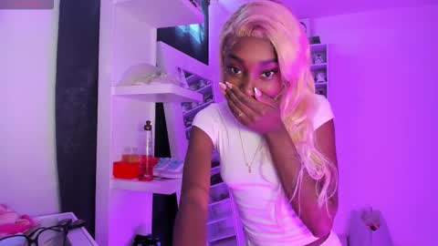 Amber online show from February 2026 03:43:01 PM