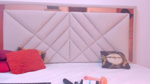 Snapshot of amberqueenx1 chatting on February 2026 12:06:01 PM amberqueenx1 online show from February 2026 12:06:01 PM