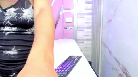 Amber online show from April 2026 07:15:01 PM