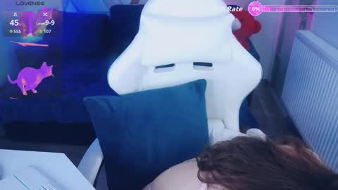 Snapshot of ambraenm chatting on February 2026 01:14:02 PM AmbraEnm online show from February 2026 01:14:02 PM