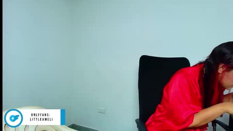 Snapshot of ameli_and_lucas chatting on January 2025 03:07:02 AM Amelia Lucas online show from January 2025 03:07:02 AM