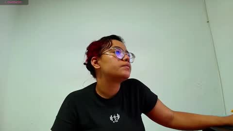 Snapshot of ameli_and_lucas chatting on January 2025 04:02:01 AM Amelia Lucas online show from January 2025 04:02:01 AM