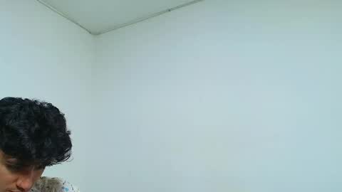 Snapshot of ameli_and_lucas chatting on January 2025 01:10:01 AM Amelia Lucas online show from January 2025 01:10:01 AM