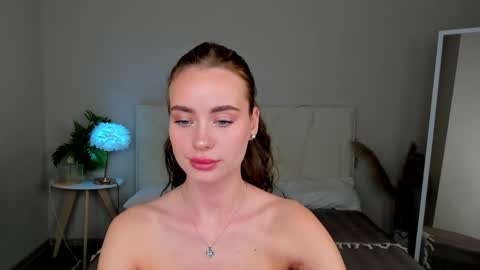 Snapshot of ameli_povilainn chatting on October 2025 10:22:02 AM Ameli online show from October 2025 10:22:02 AM