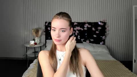 Snapshot of ameli_povilainn chatting on November 2025 11:35:01 AM Ameli online show from November 2025 11:35:01 AM