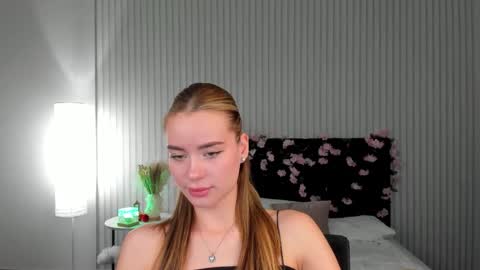 Snapshot of ameli_povilainn chatting on December 2025 10:57:02 AM Ameli online show from December 2025 10:57:02 AM