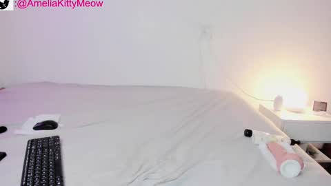 Amelia Hot online show from September 2025 05:49:01 PM