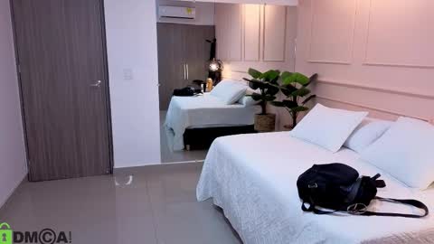 Snapshot of amelia_chillvibes chatting on December 2025 11:28:02 AM AMELIA online show from December 2025 11:28:02 AM