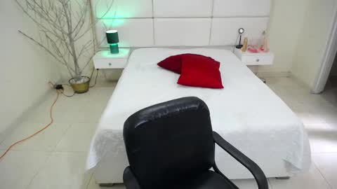 amelia online show from January 2025 03:28:02 PM