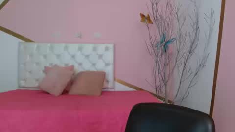 amelia online show from February 2025 04:16:02 PM