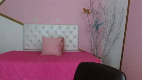 amelia online show from February 2025 05:31:01 PM