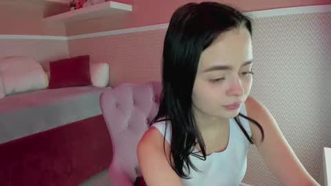 Snapshot of ameliaa_sweetie chatting on December 2024 12:00:02 PM Linda online show from December 2024 12:00:02 PM