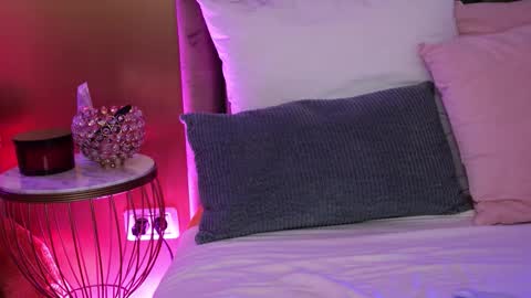 Amelia online show from November 2025 07:00:02 AM