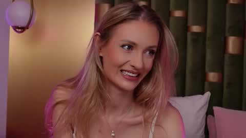 Amelia online show from February 2026 06:22:01 AM