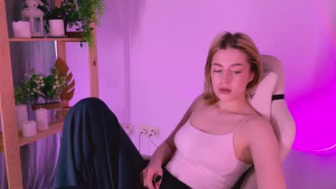 Amelia online show from April 2026 02:44:01 AM