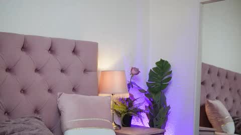  Amelia  online show from December 2025 08:04:02 PM