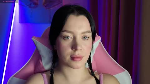 Amelia Sonk online show from November 2025 07:03:02 PM