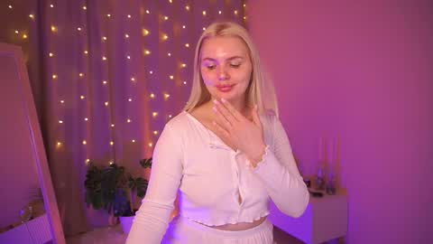  Amelia  online show from March 2026 04:18:01 AM