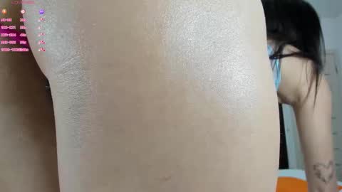 amelie_25 online show from November 2025 11:25:02 PM