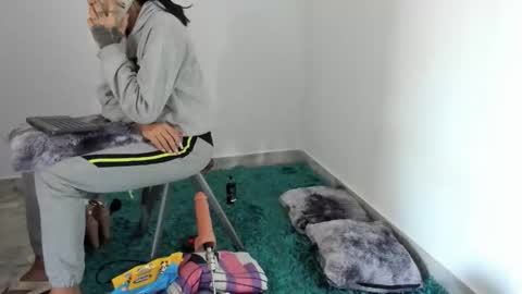 AMELIE online show from October 2025 09:58:02 PM