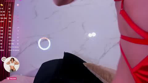 Snapshot of amelie_leigh chatting on January 2025 05:56:01 AM Alejandra online show from January 2025 05:56:01 AM