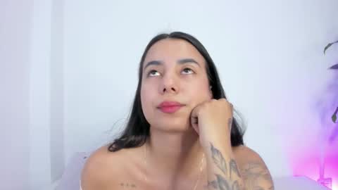 Amelie  online show from November 2025 11:28:01 PM